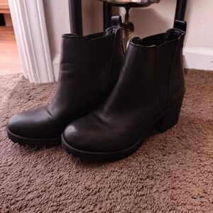 Dirty Laundry Black Chelsea Block Heel Booties